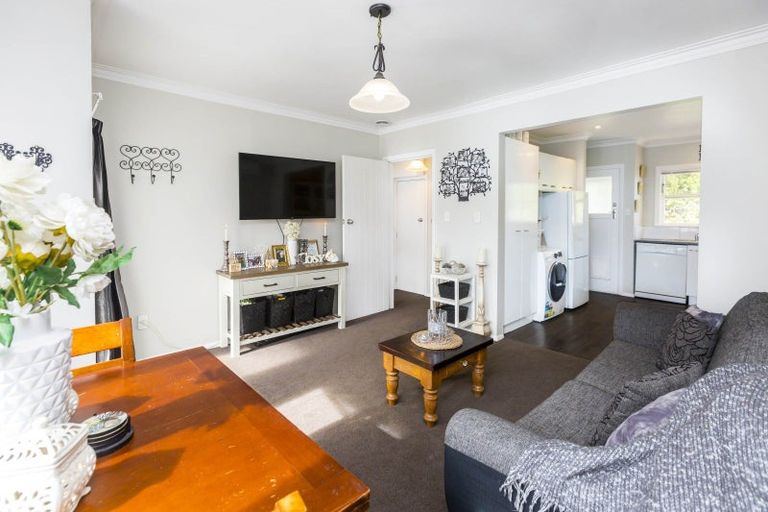 Photo of property in 60 Gibbons Street, Ebdentown, Upper Hutt, 5018