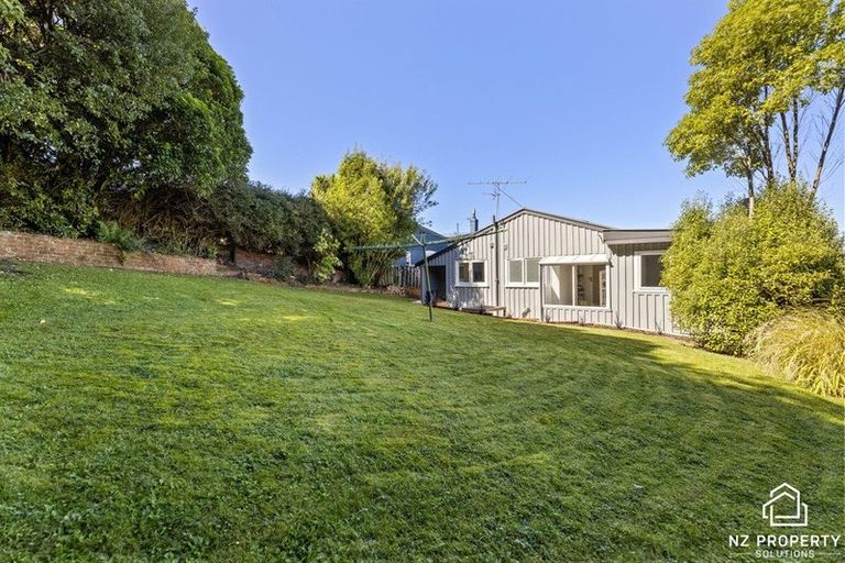 Photo of property in 24 Seaview Terrace, Kew, Dunedin, 9012