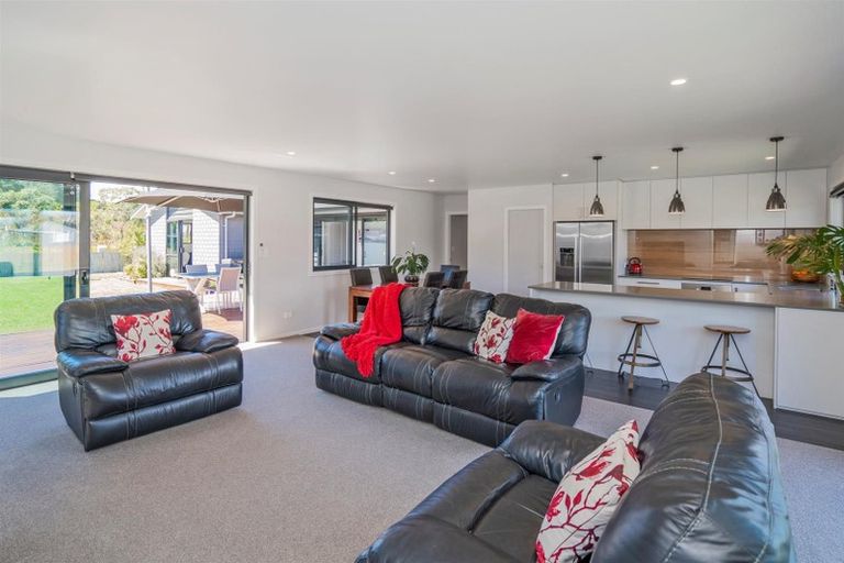 Photo of property in 14 Alf Simpson Drive, Whitianga, 3510
