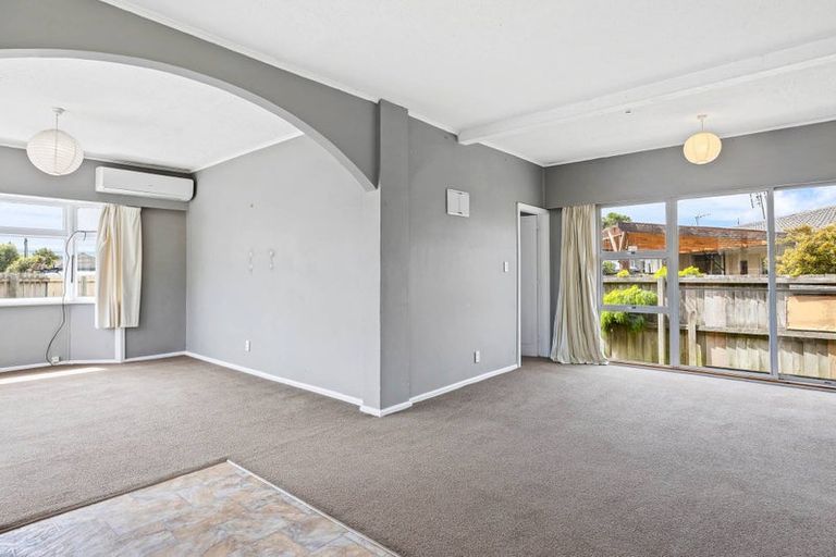 Photo of property in 2/72 Barton Street, Woolston, Christchurch, 8023