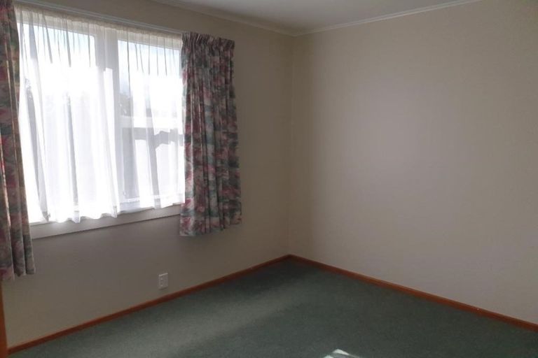 Photo of property in 6 Wiremu Place, Blagdon, New Plymouth, 4310