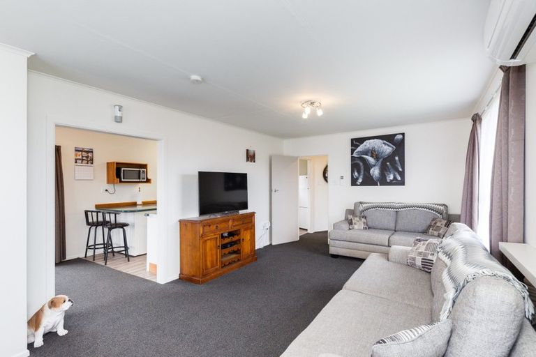 Photo of property in 1 Tararua Terrace, Cloverlea, Palmerston North, 4412