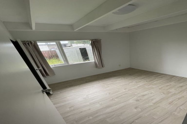 Photo of property in 7/5 Keeling Road, Henderson, Auckland, 0612