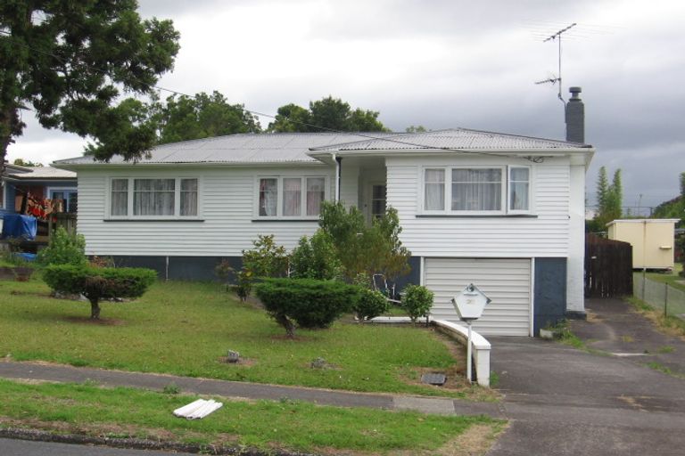 Photo of property in 38 Kelwyn Road, Kelston, Auckland, 0602