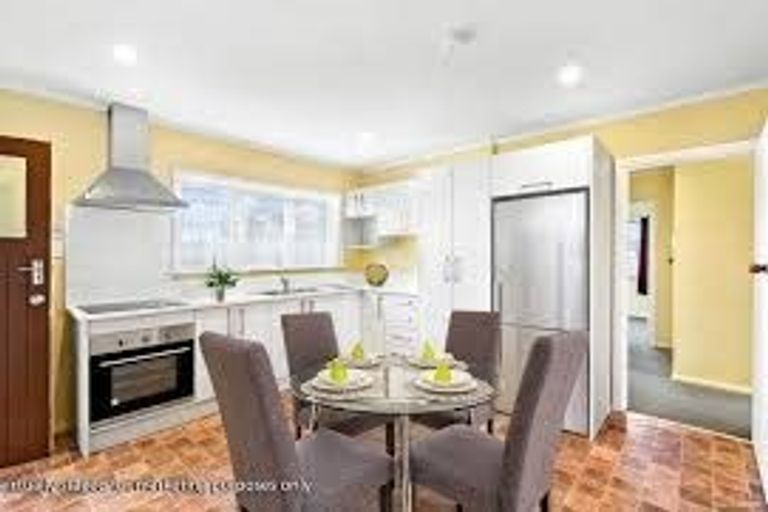 Photo of property in 1/76 Sutton Crescent, Papakura, 2110