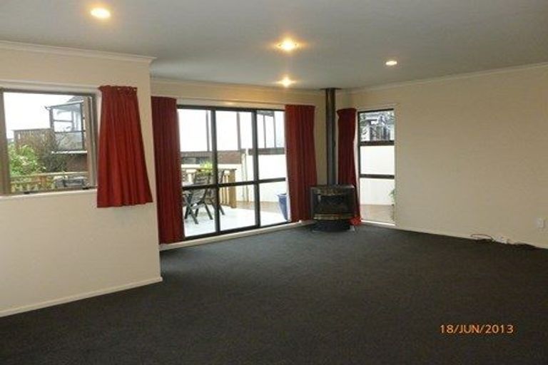 Photo of property in 30 Kinloch Place, Papakowhai, Porirua, 5024