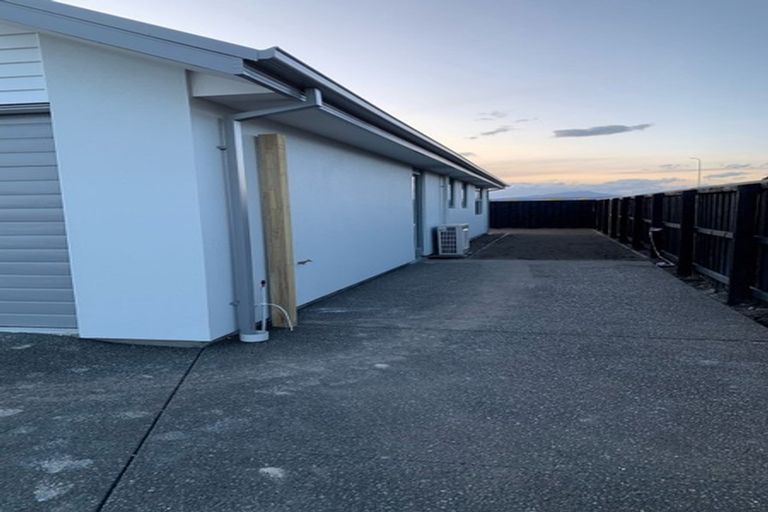 Photo of property in 10 Mccahon Drive, Rangiora, 7400