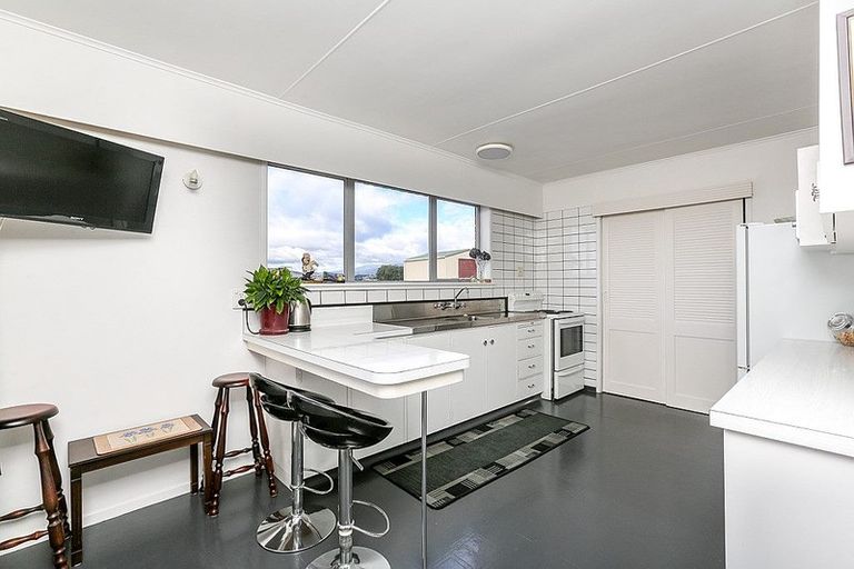 Photo of property in 48 Crownhill Street, Spotswood, New Plymouth, 4310