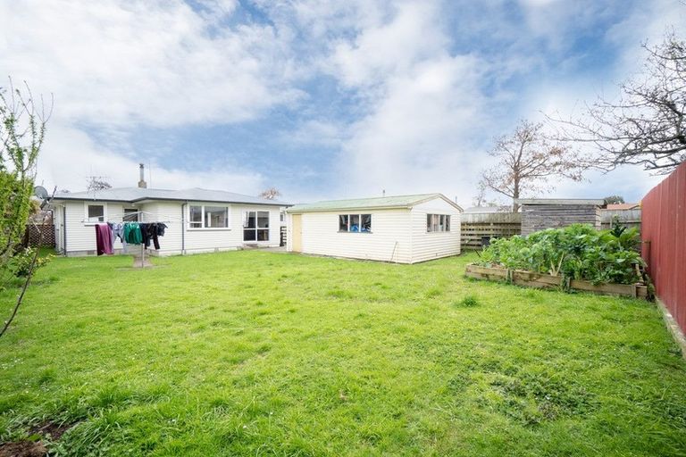 Photo of property in 24 Rhodes Drive, Kelvin Grove, Palmerston North, 4414