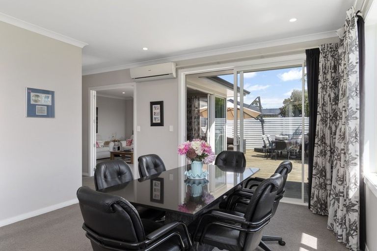 Photo of property in 31 Kayelene Place, Omokoroa, 3114