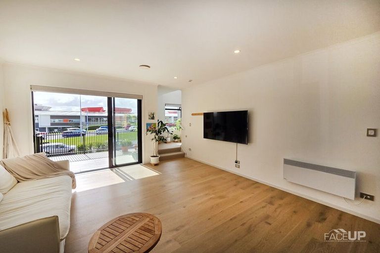 Photo of property in 83c Hobsonville Point Road, Hobsonville, Auckland, 0616