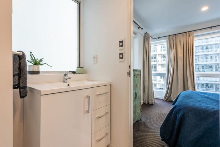 Photo of property in Terrace Heights Apartments, 6a/163 The Terrace, Wellington Central, Wellington, 6011