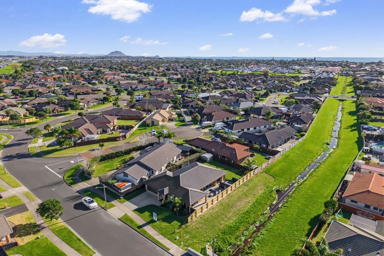 Photo of property in 64 Arabian Drive, Papamoa Beach, Papamoa, 3118