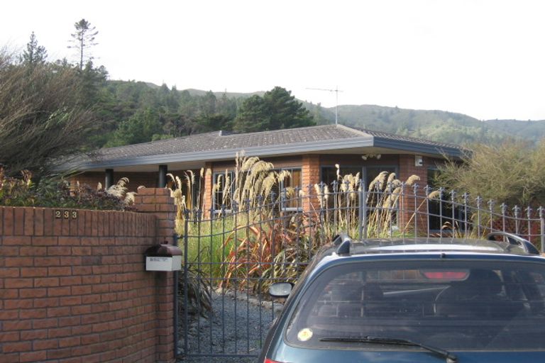 Photo of property in 233 Stokes Valley Road, Stokes Valley, Lower Hutt, 5019