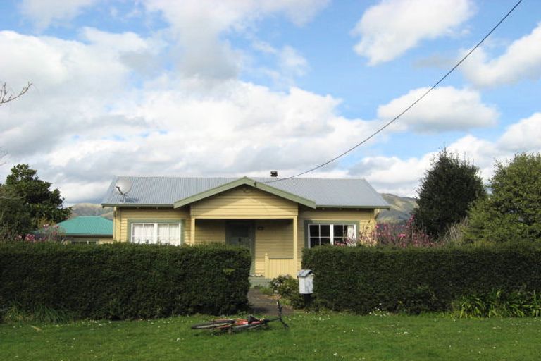 Photo of property in 22 Whittaker Street, Shannon, 4821