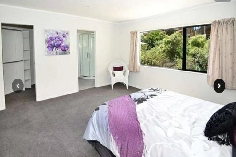 Photo of property in 91c Wade River Road, Stanmore Bay, Whangaparaoa, 0932