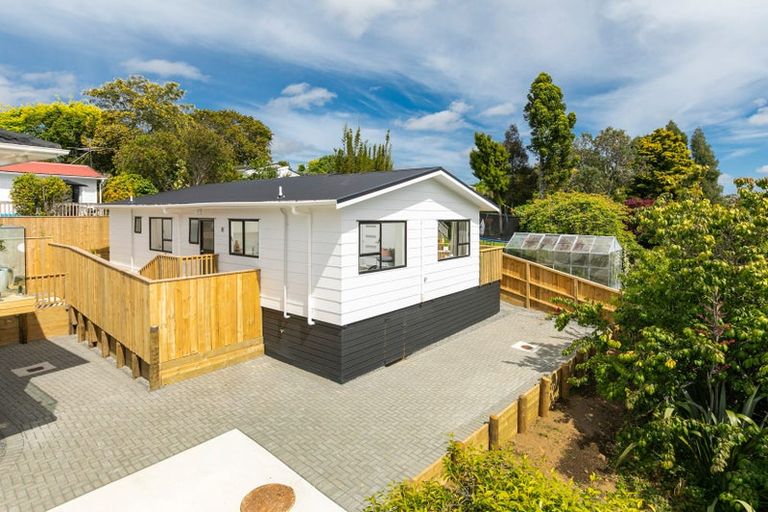 Photo of property in 112c Roberts Road, Te Atatu South, Auckland, 0610
