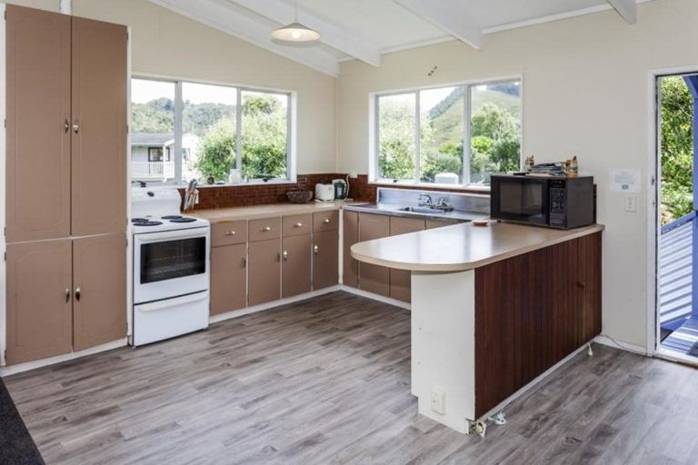 Photo of property in 9 Swordfish Avenue, Whiritoa, Whangamata, 3691