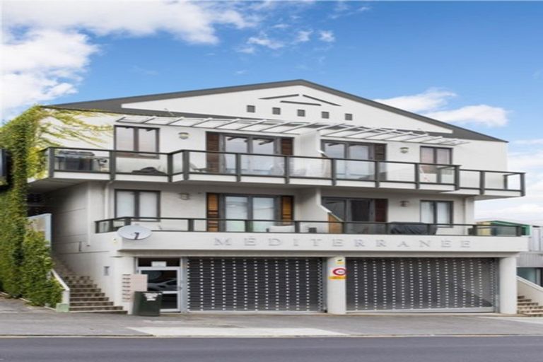 Photo of property in 2c/10 Crummer Road, Grey Lynn, Auckland, 1021
