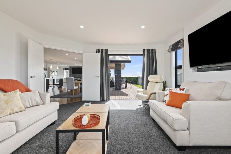 Photo of property in 25 Silicon Way, Fitzherbert, Palmerston North, 4410