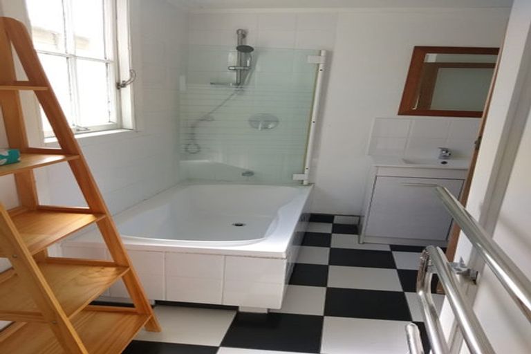 Photo of property in 106 Fox Street, Featherston, 5710