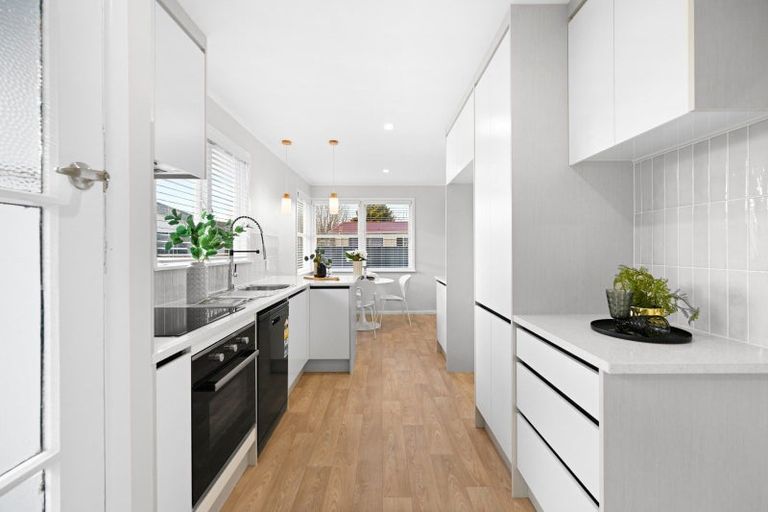 Photo of property in 10 Rosalind Street, Deanwell, Hamilton, 3206