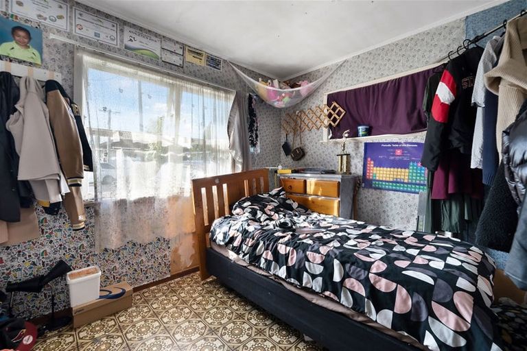 Photo of property in 8 Glen Marine Parade, Glendene, Auckland, 0602