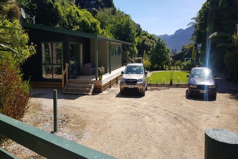 Photo of property in 14 Gibbs Road, Collingwood, 7073