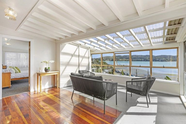 Photo of property in 77 Wallis Street, Raglan, 3225