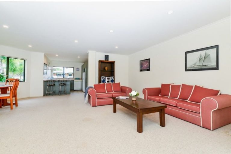 Photo of property in 15 Westminster Place, Rototuna North, Hamilton, 3210