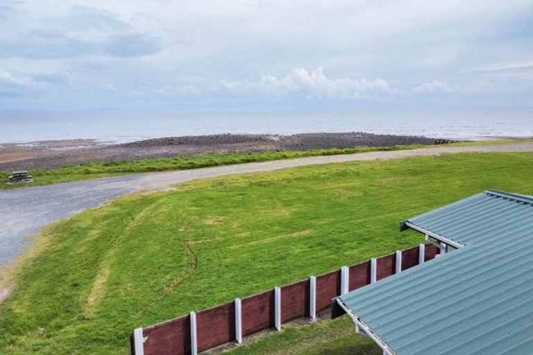 Photo of property in 26 Aputa Avenue, Te Puru, Thames, 3575