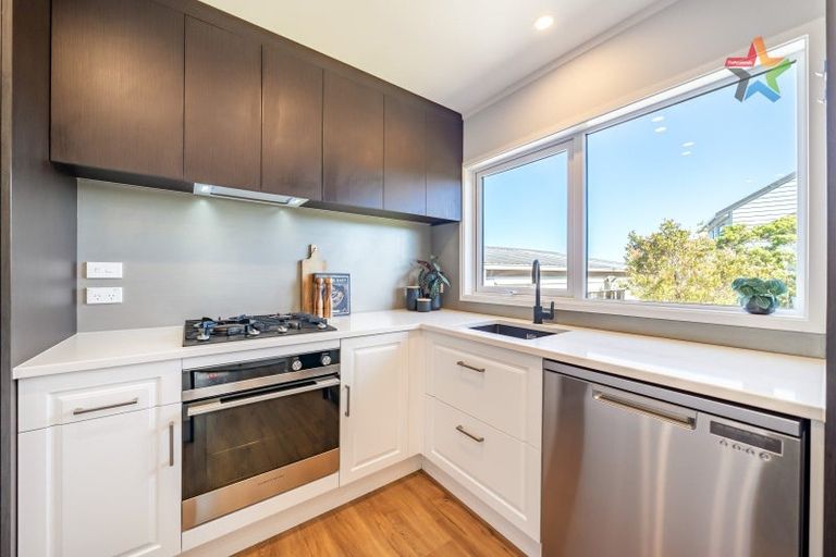 Photo of property in 11 Jasmine Grove, Maungaraki, Lower Hutt, 5010