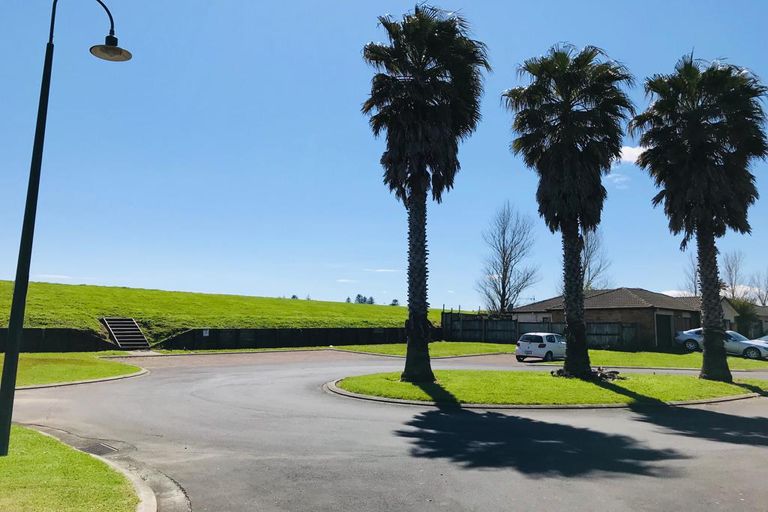 Photo of property in 22 Ashmere Lane, Weymouth, Auckland, 2103