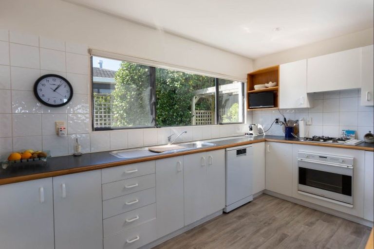 Photo of property in 75b Harvey Street, Waipahihi, Taupo, 3330