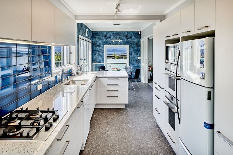 Photo of property in 102 Homebush Road, Khandallah, Wellington, 6035