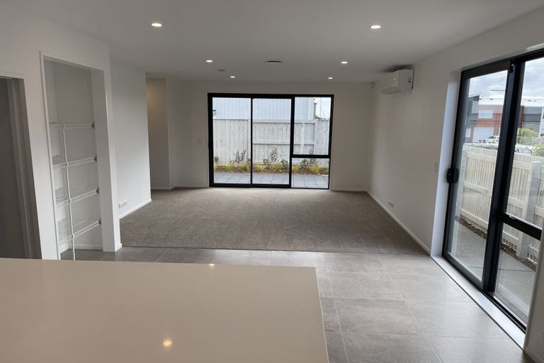 Photo of property in 16 Paterae Lane, Flat Bush, Auckland, 2019