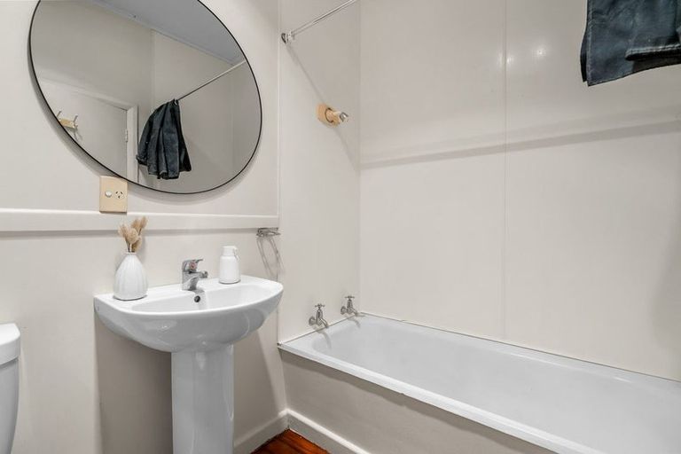 Photo of property in 127b Williams Street, Cambridge, 3434