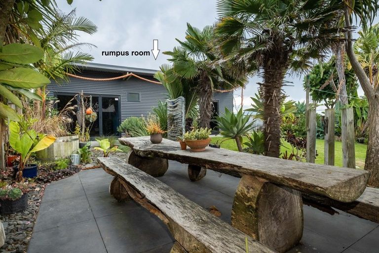 Photo of property in 98 Beach Road, Haumoana, 4102