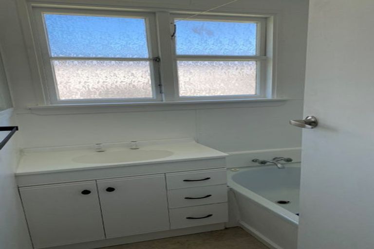 Photo of property in 3 Warwick Street, Tapanui, 9522