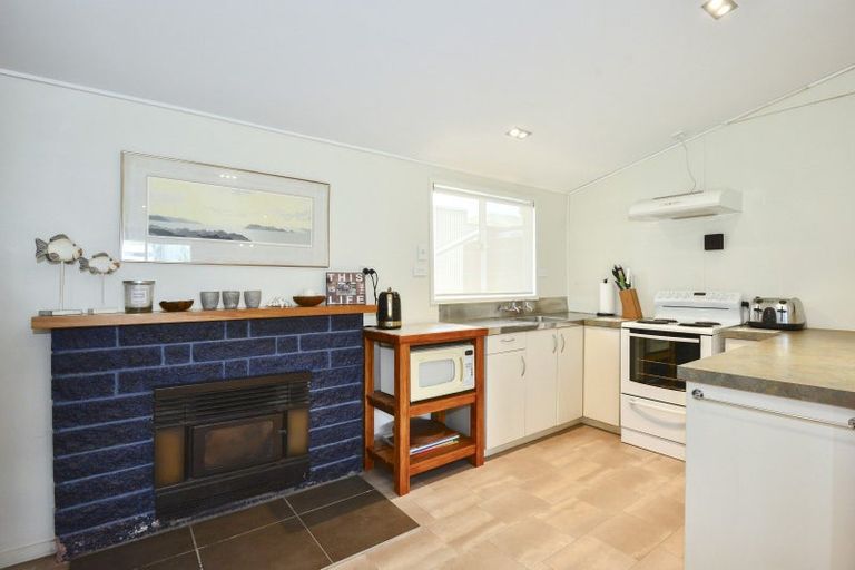 Photo of property in 140 Newcastle Street, Mahia, 4198