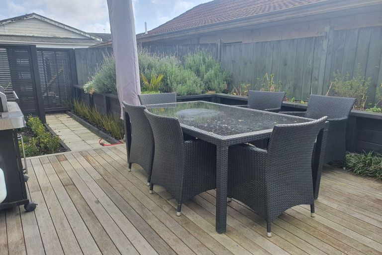 Photo of property in 2/10 Onslow Road, Papakura, 2110