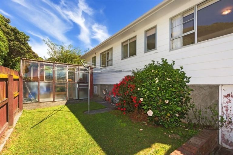 Photo of property in 19 Yarrow Place, Papakowhai, Porirua, 5024