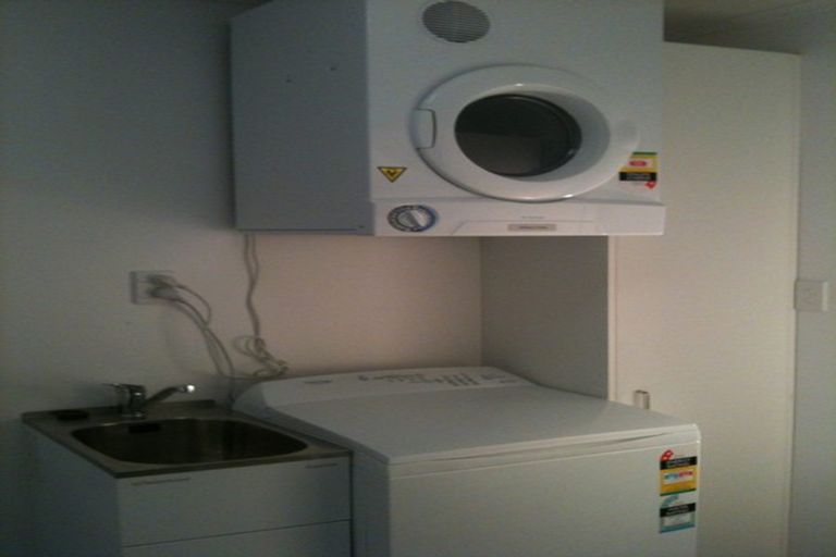 Photo of property in 2/49 Maungaraki Road, Korokoro, Lower Hutt, 5012