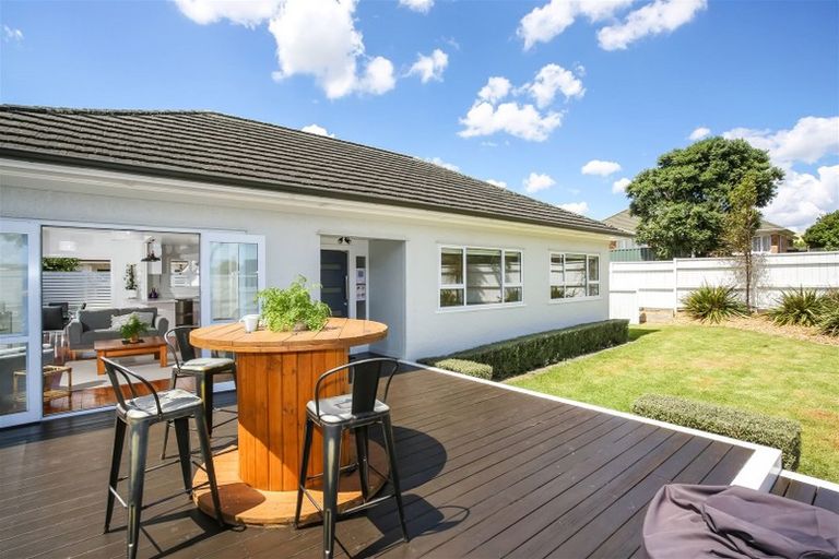 Photo of property in 2 Hamilton Place, Pukekohe, 2120