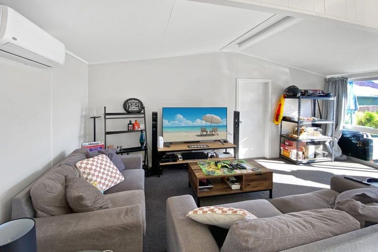 Photo of property in 8 Taupata Street, Castlecliff, Whanganui, 4501