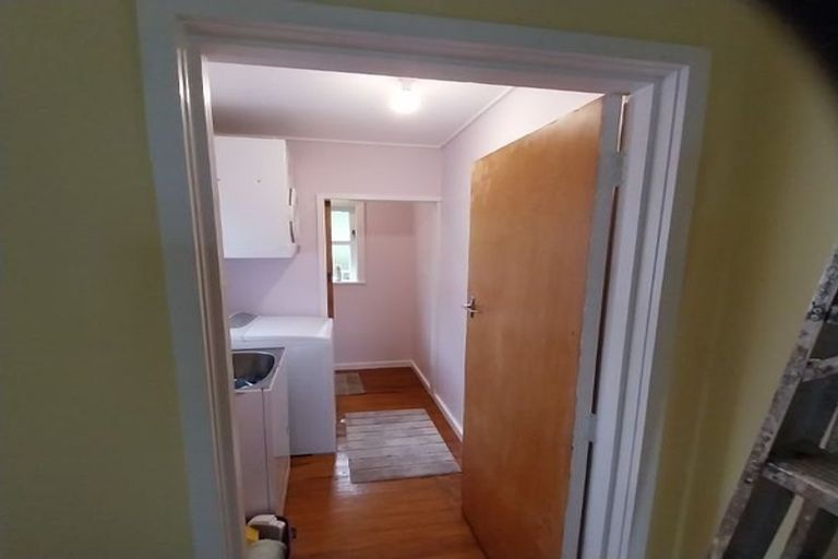 Photo of property in 16 Highbury Crescent, Highbury, Wellington, 6012