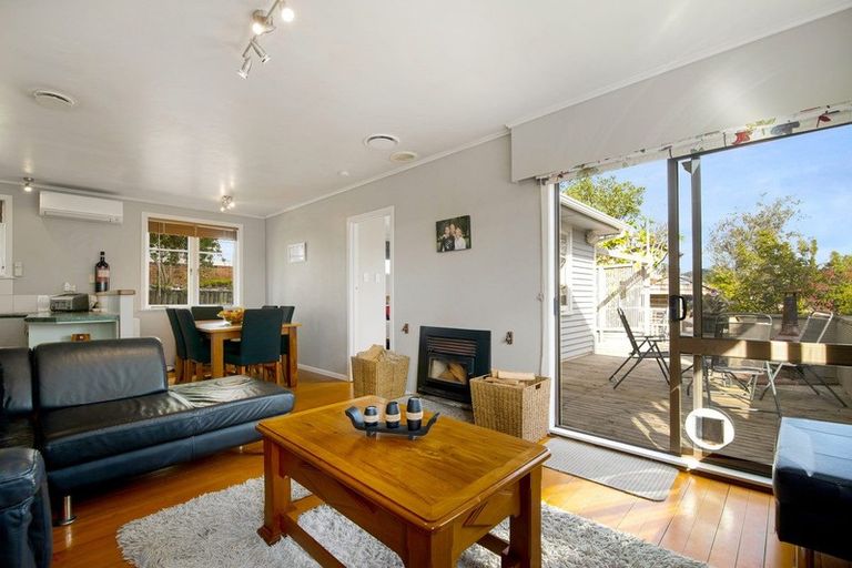Photo of property in 180 Glengarry Road, Glen Eden, Auckland, 0602