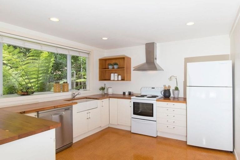 Photo of property in 22 St Michaels Avenue, Point Chevalier, Auckland, 1022