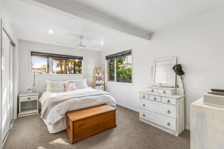 Photo of property in 52 The Circle, Manly, Whangaparaoa, 0930