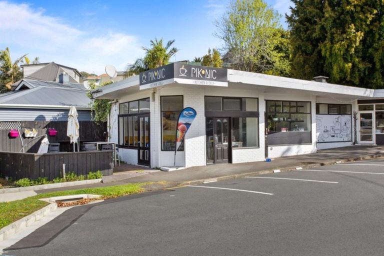 Photo of property in 1/2 The Esplanade, Castor Bay, Auckland, 0620